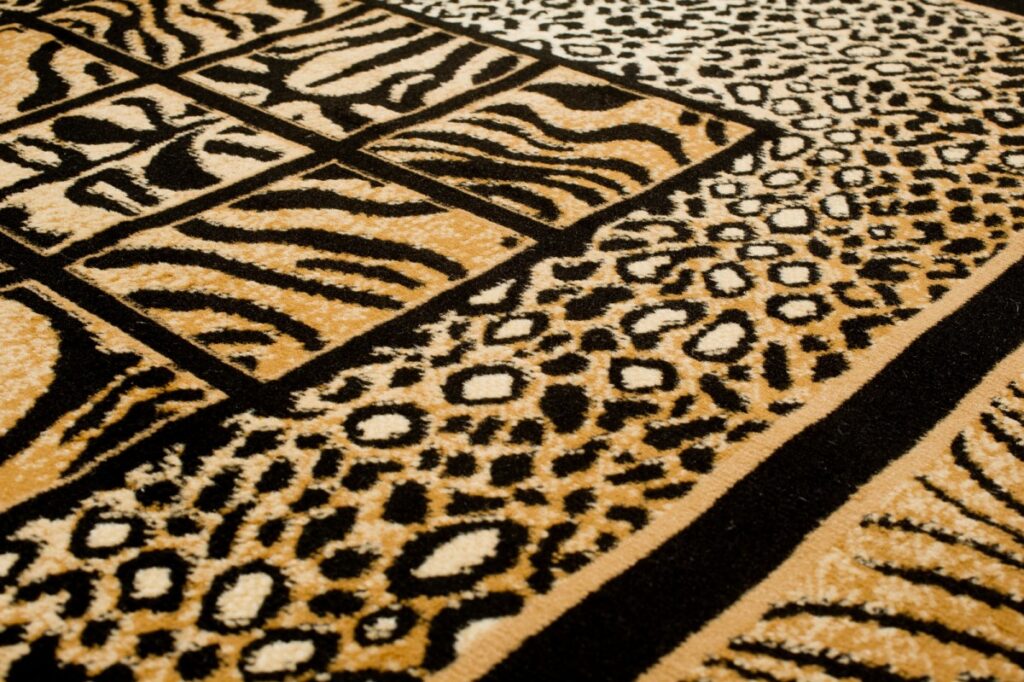 Alfombra Atlas Negro Marrón Estampado Animal Safari