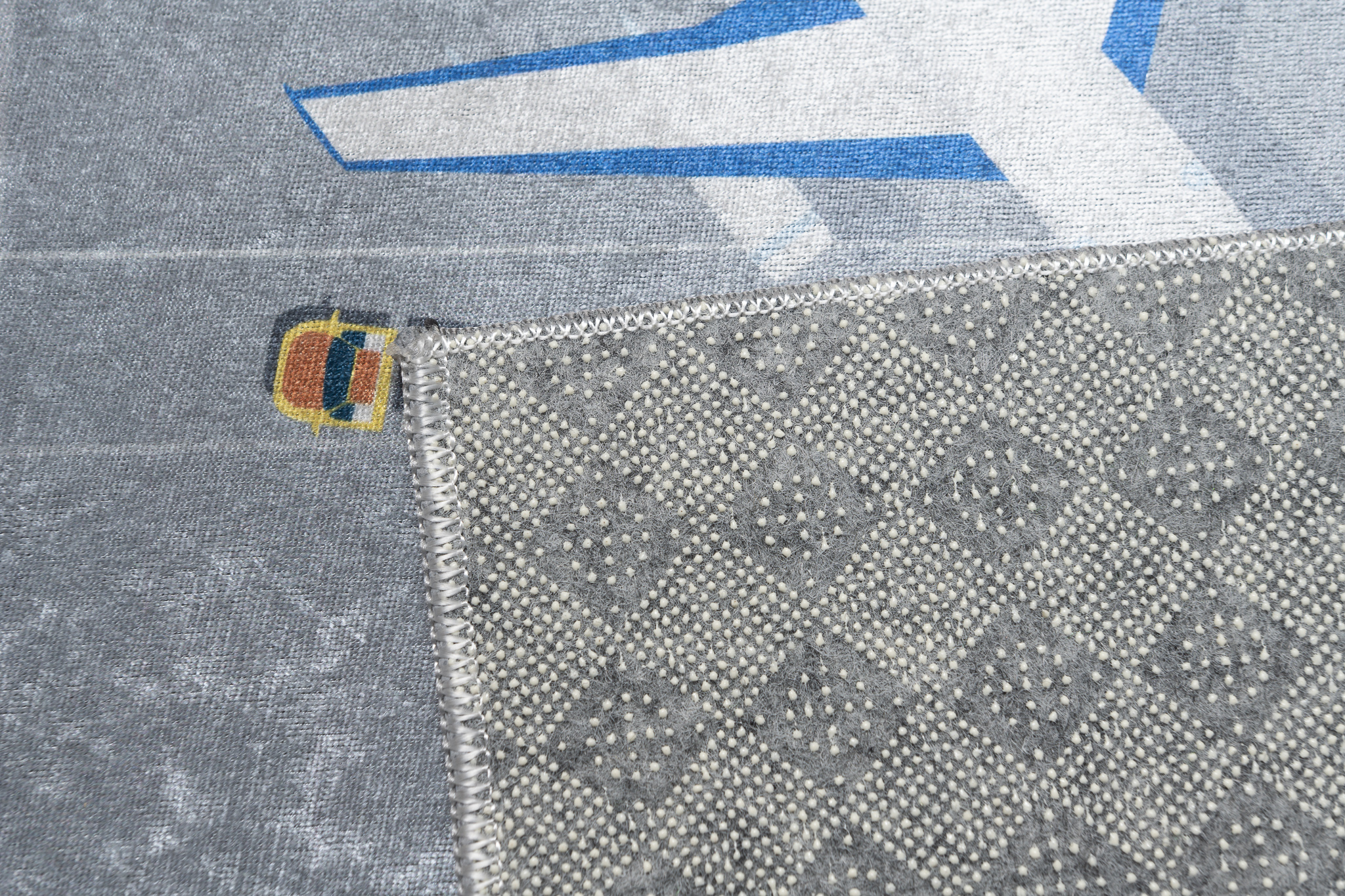 Alfombra Infantil Emma Lavable Antideslizante Gris Aeropuerto