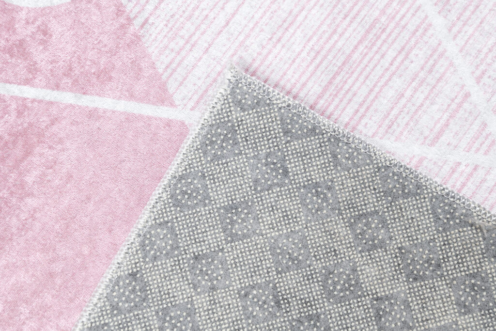 Alfombra Infantil Emma Lavable Antideslizante Rosa Corazones