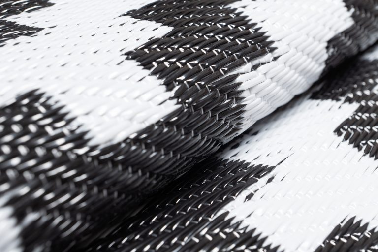 Alfombra Ibiza Exterior Reversible Impermeable Negro Blanco