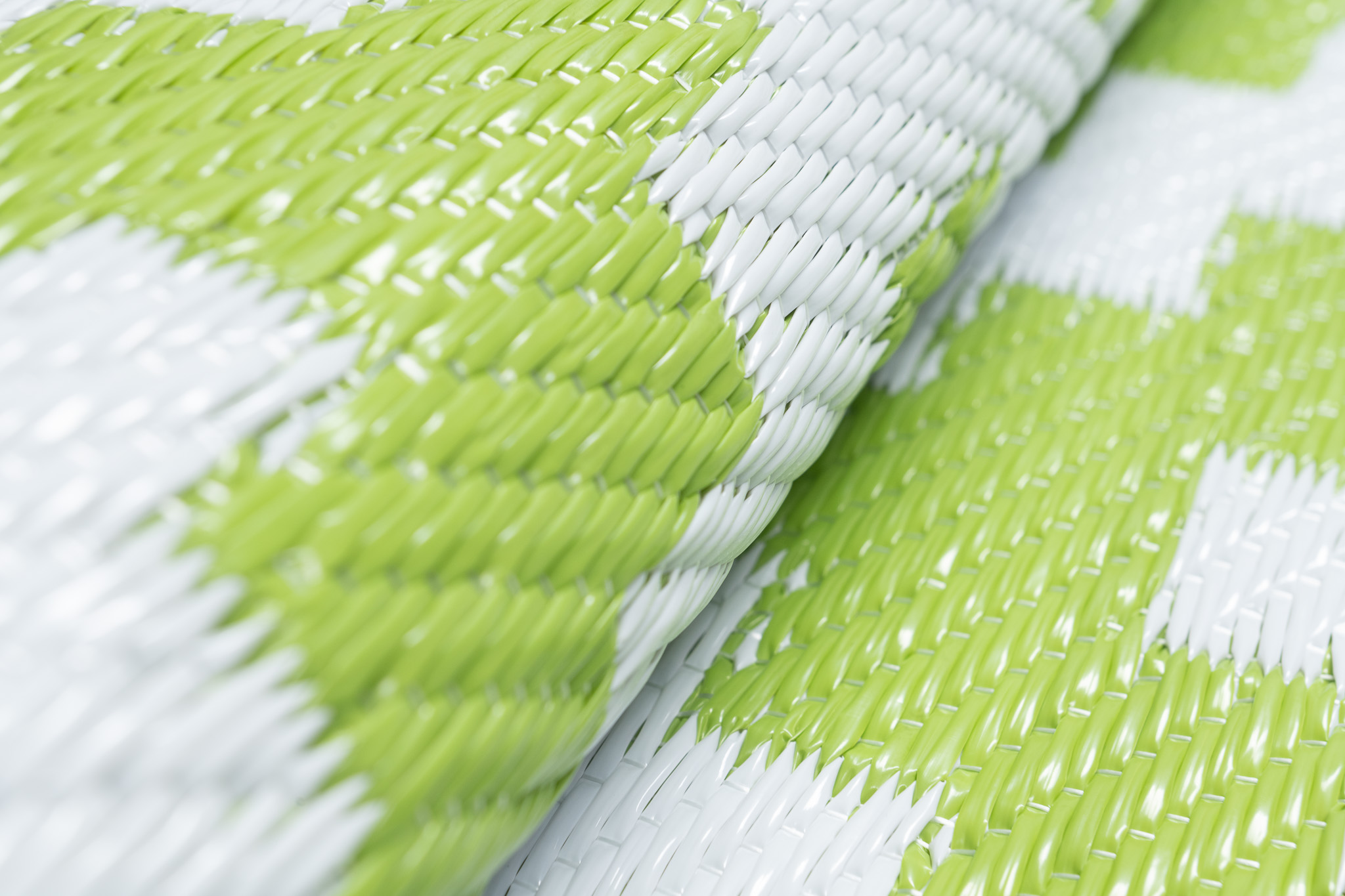 Alfombra Ibiza Exterior Reversible Impermeable Verde Blanco