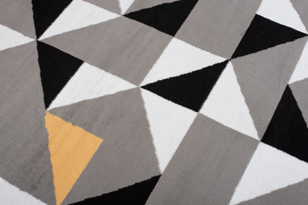 Alfombra Maya Gris Amarillo Triángulos