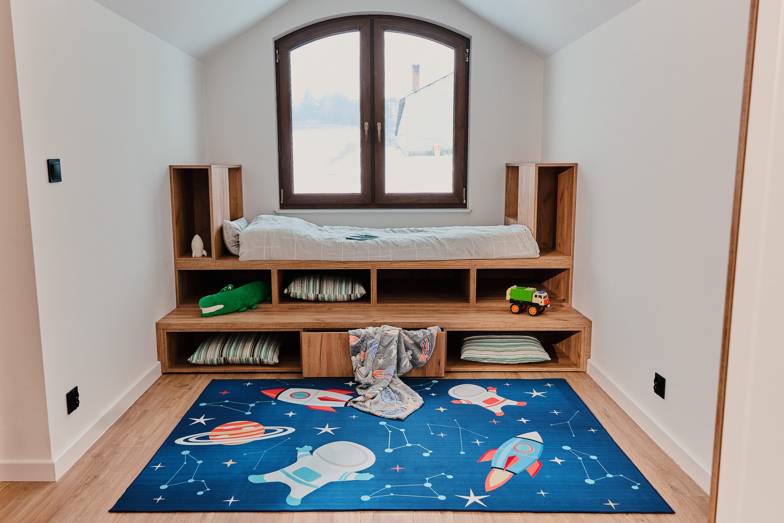 Alfombra Infantil Snooki Cohetes Azul Marino Antideslizante